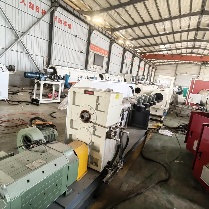 Shuanglin Second-hand HDPE 250mm Three-Layer Pipe Production Machine